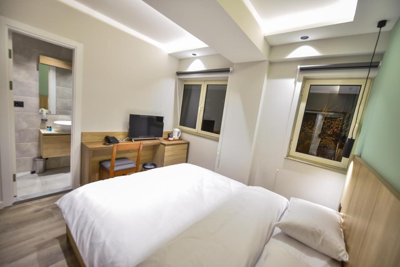 Baron Boutique Hotel Yerevan Ngoại thất bức ảnh